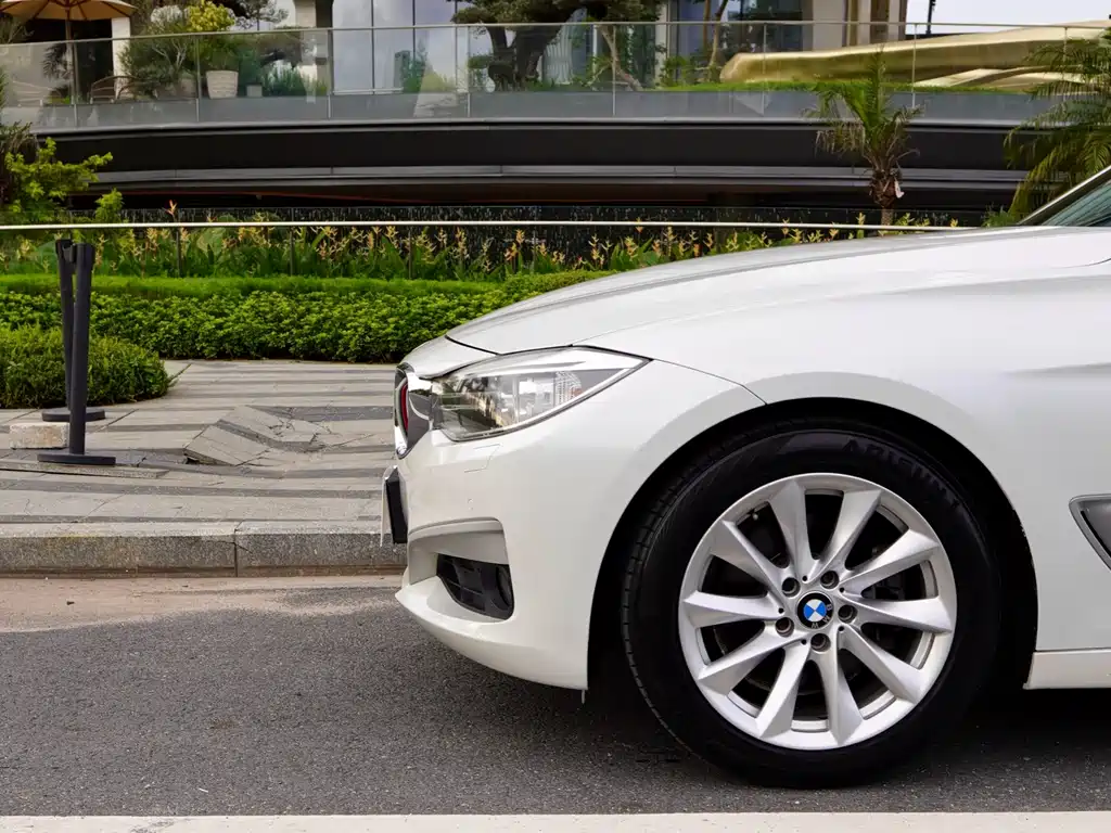 BMW 3 Series GT 2014 — фото 16