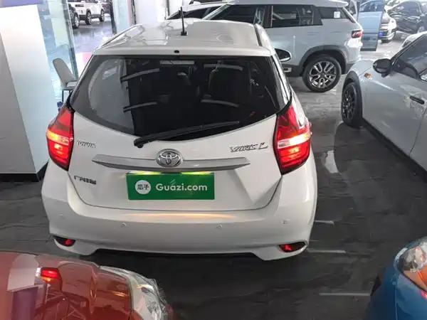 Toyota Yaris L 2021