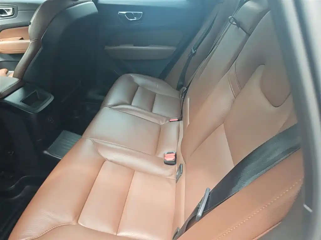 Volvo XC60 PHEV 2021 — фото 17
