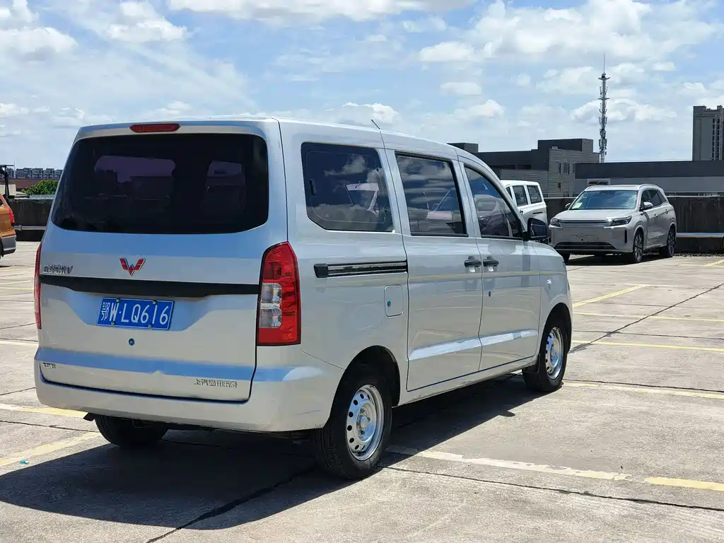 Wuling Hongguang V 2025