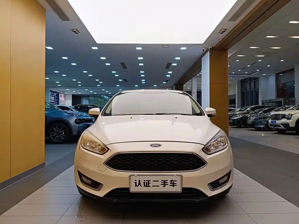 Ford Focus 2015 — фото 3