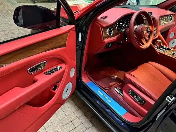 Bentley Bentayga 2023
