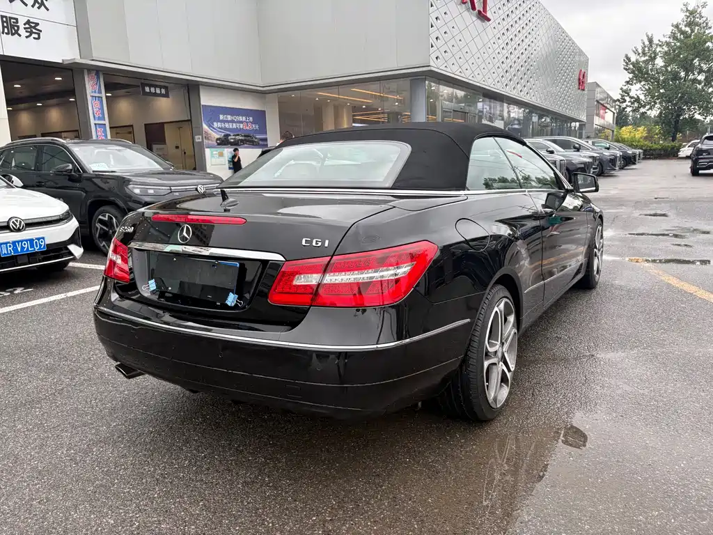 Mercedes-Benz E-Class 2010