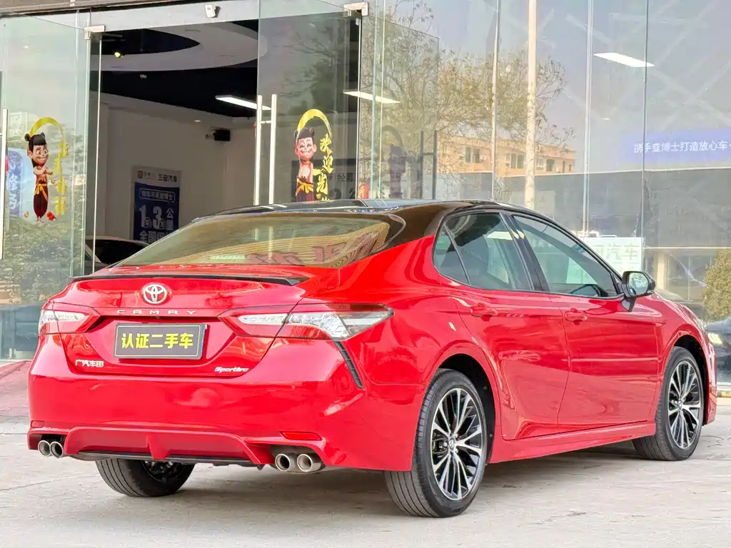 Toyota Camry 2019 — фото 15