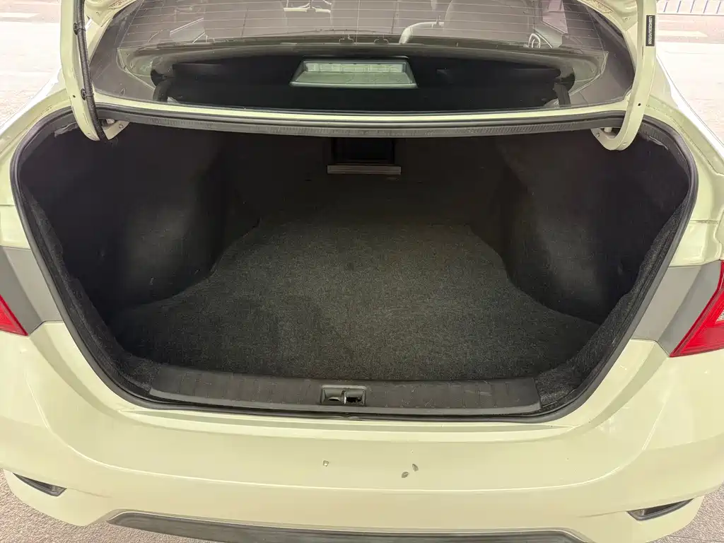 Nissan Sylphy 2018 — фото 14