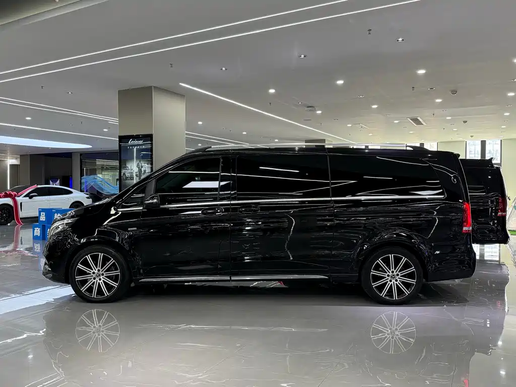 Mercedes-Benz V-Class 2022 — фото 3