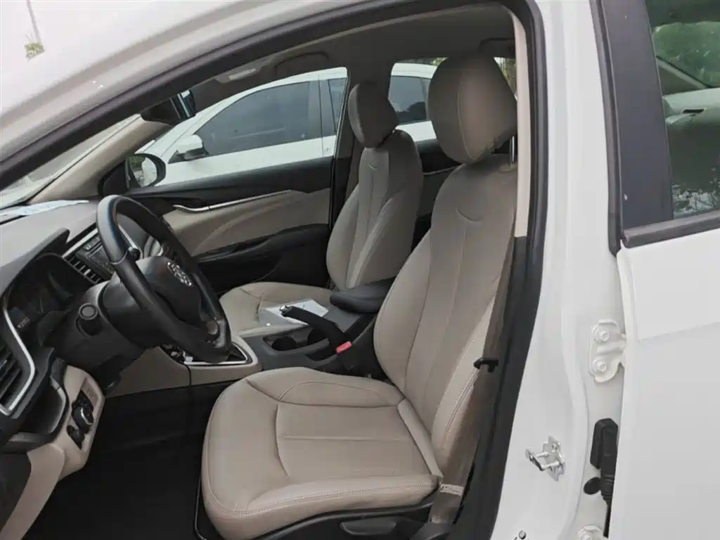 Buick Excelle 2017 — фото 15
