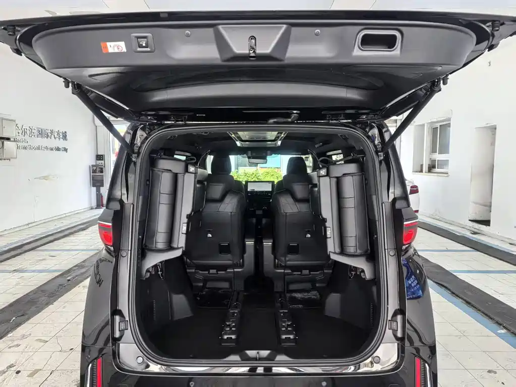 Toyota Vellfire 2024 — фото 6
