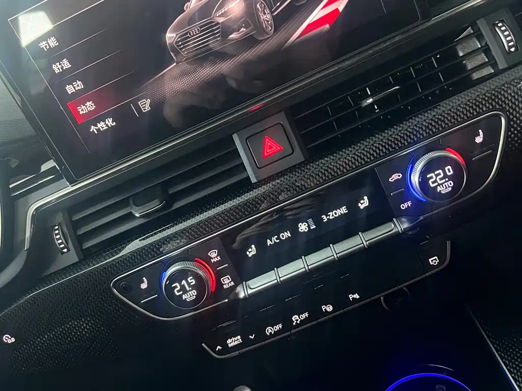 Audi S4 2025 — фото 12