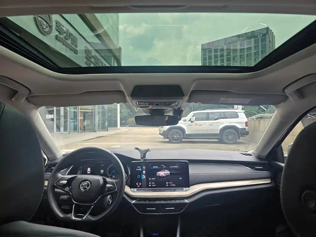 Skoda Octavia 2022 — фото 17