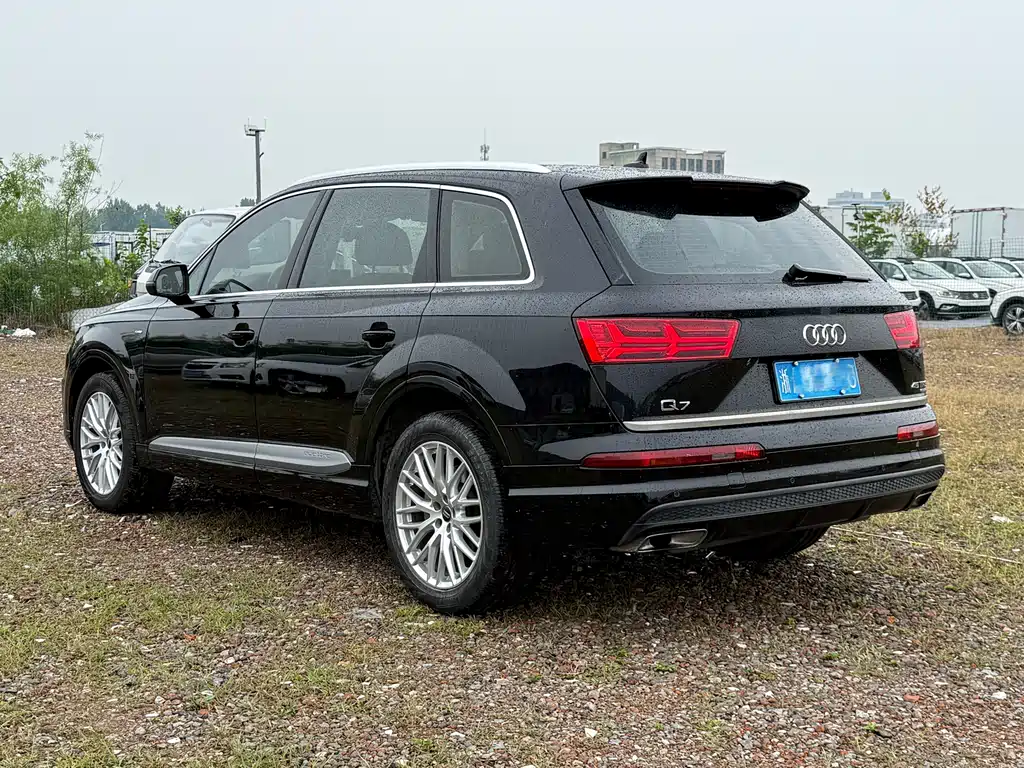 Audi Q7 2016 — фото 14