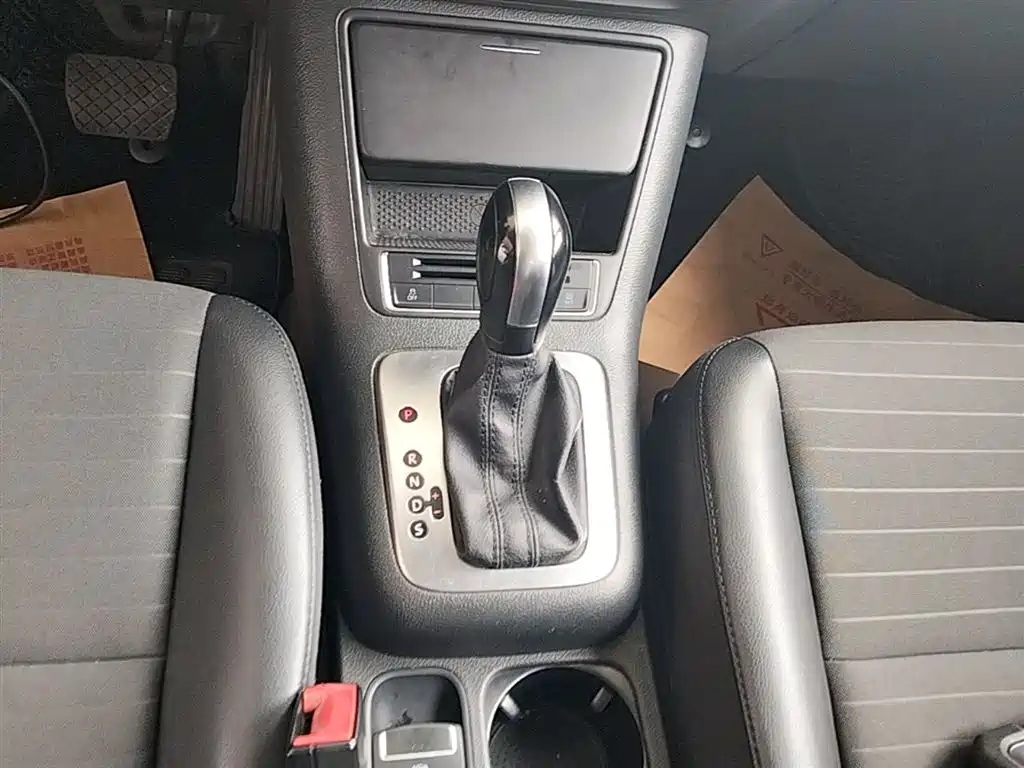 Volkswagen Tiguan 2015 — фото 14