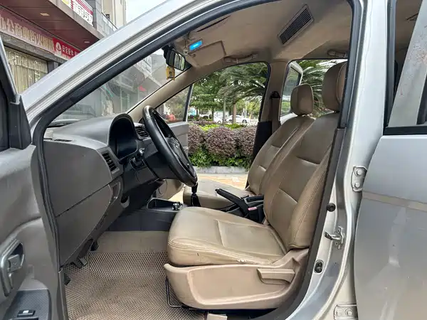 Wuling Hongguang 2015