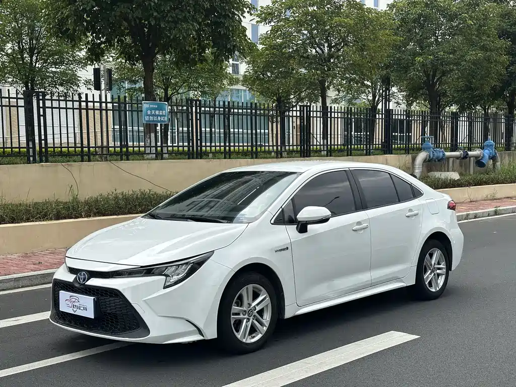 Toyota Levin 2022 — фото 1