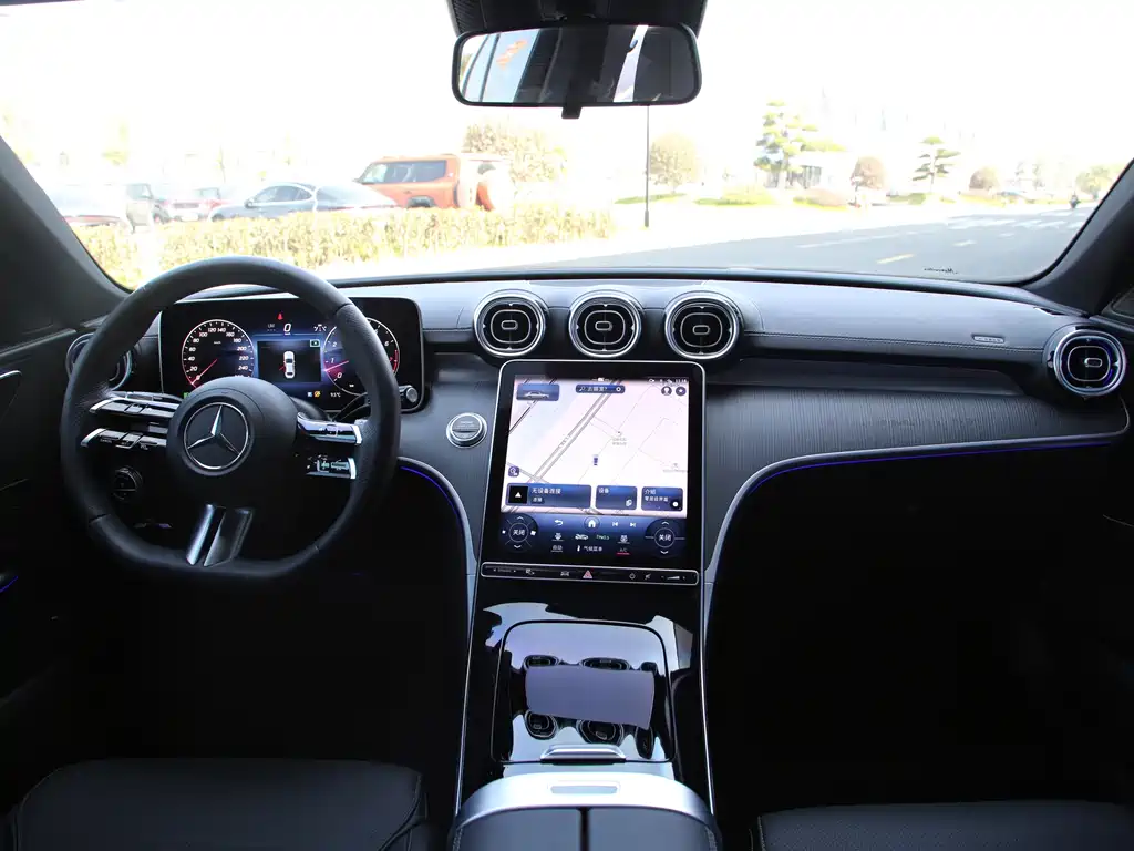 Mercedes-Benz C-Class 2023 — фото 4