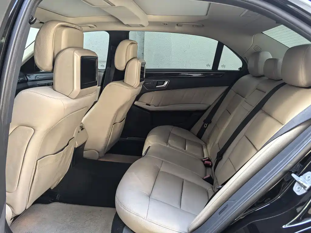 Mercedes-Benz E-Class 2013 — фото 12