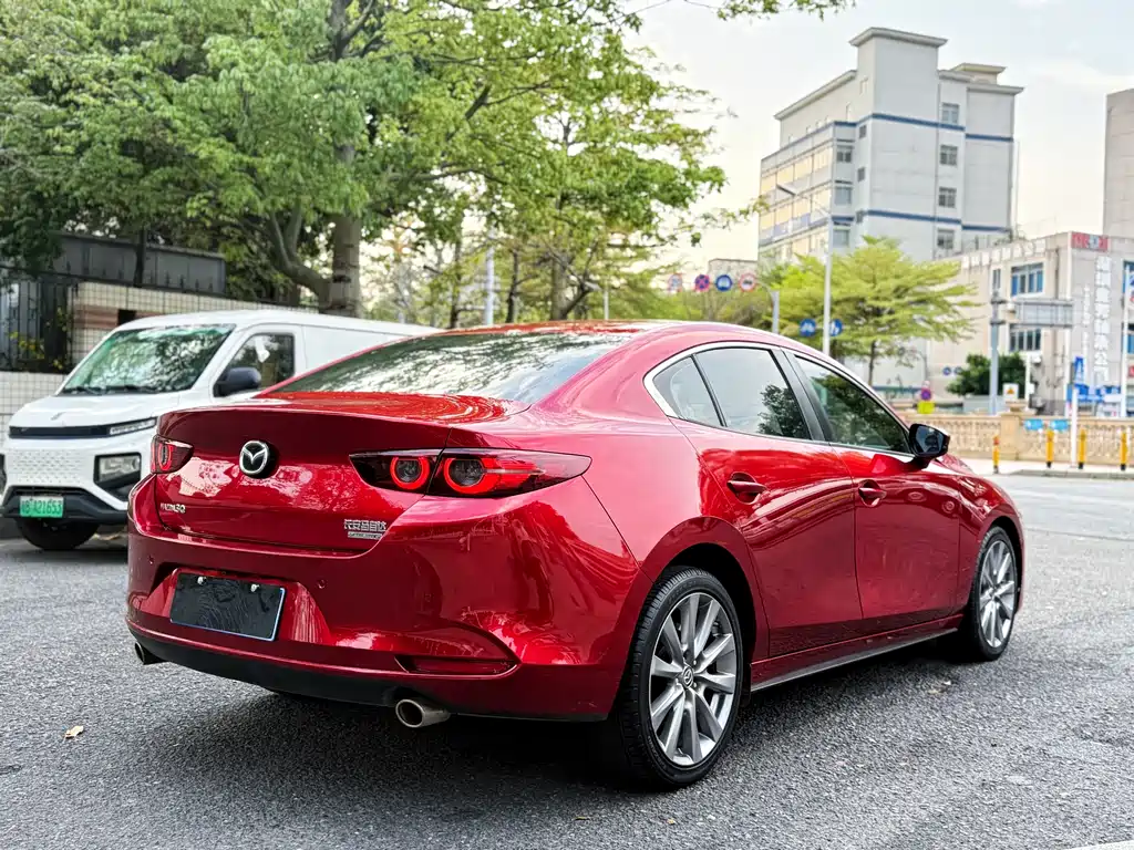 Mazda 3 Axela 2021 — фото 9
