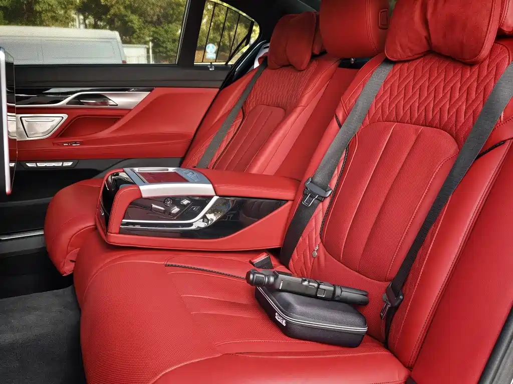 BMW 7 Series 2018 — фото 13