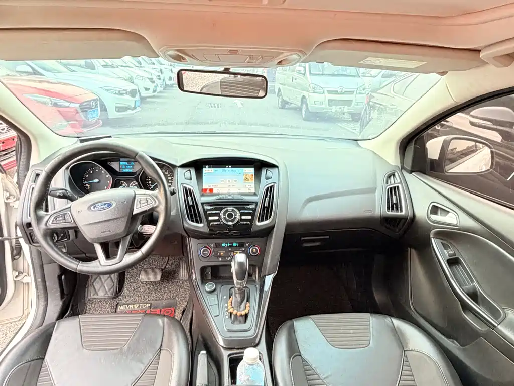 Ford Focus 2016 — фото 13