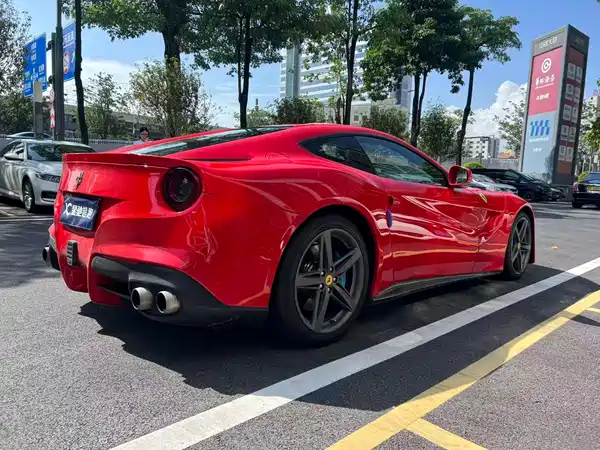 Ferrari F12berlinetta 2014
