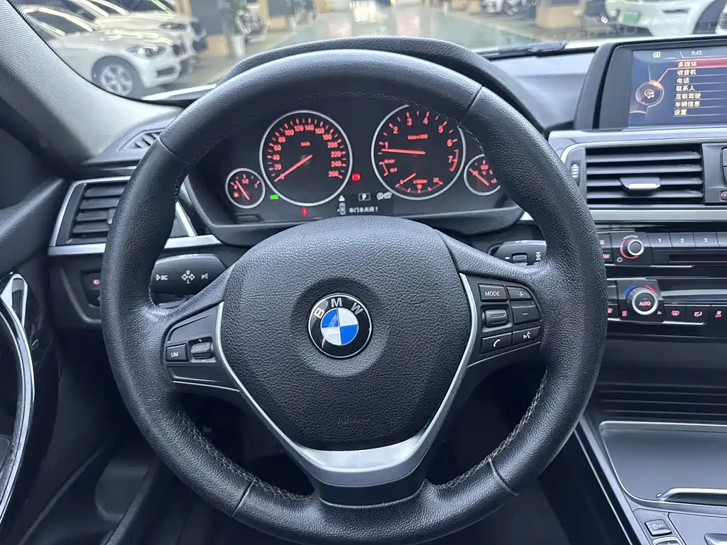 BMW 3 Series 2016 — фото 8