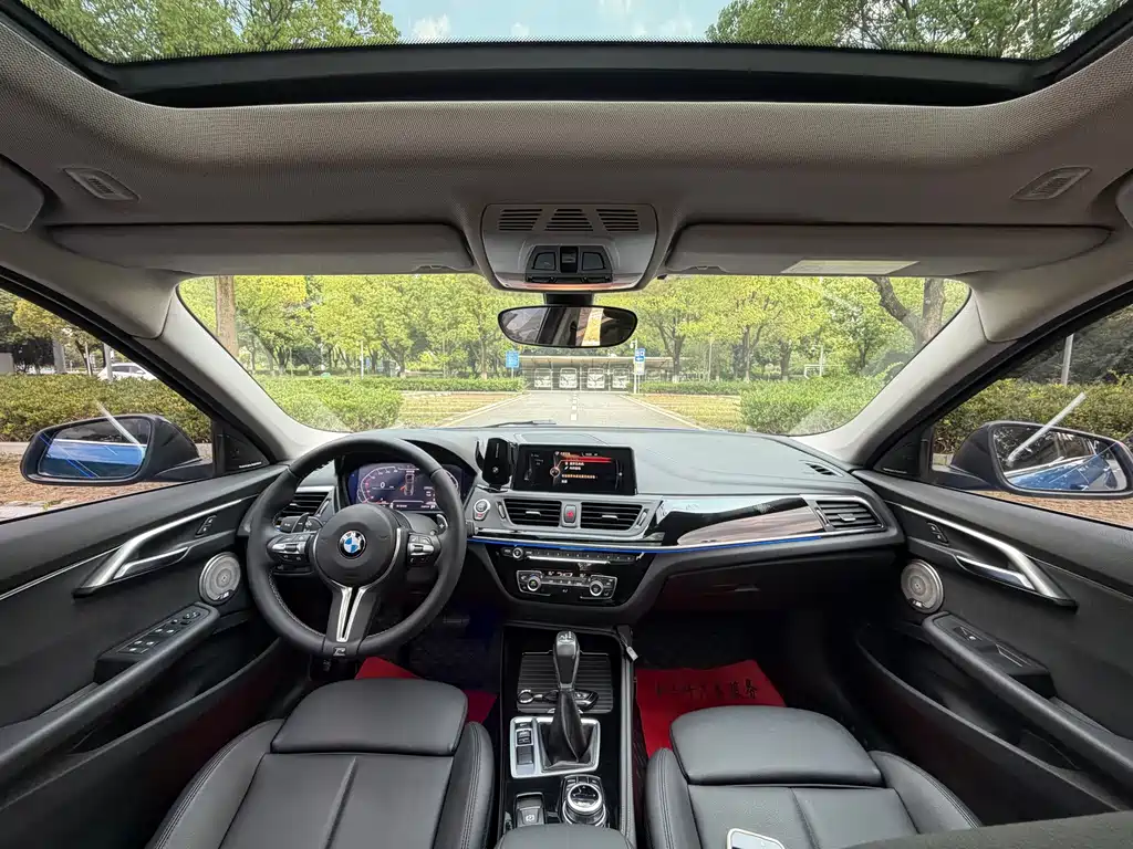 BMW 1 Series 2017 — фото 16