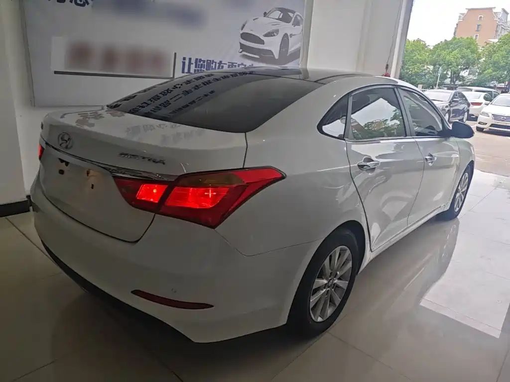 Hyundai Mistra 2015 — фото 5