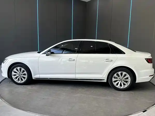 Audi A4L 2020