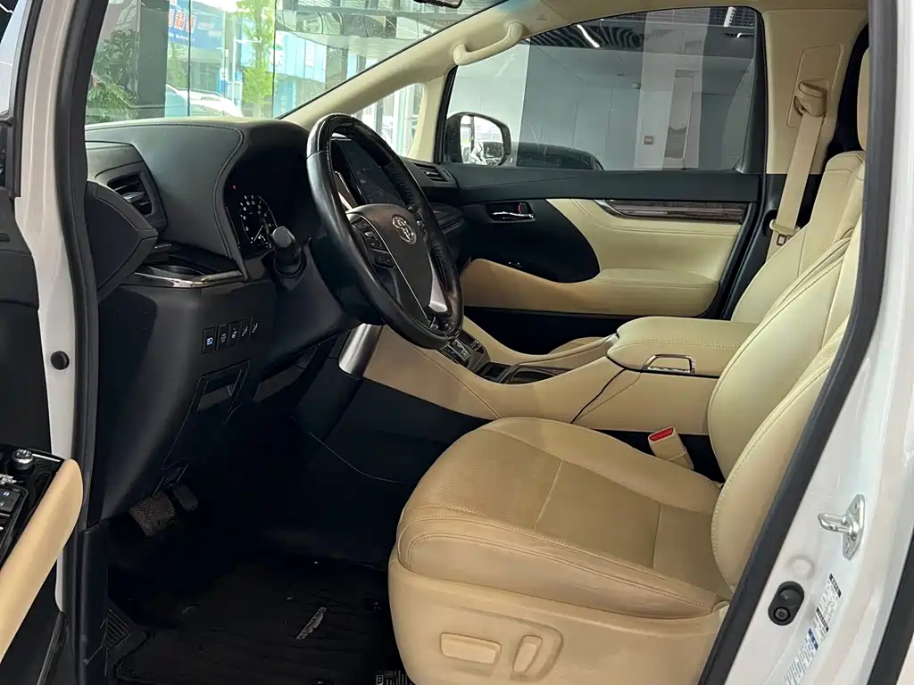 Toyota Alphard 2021 — фото 8