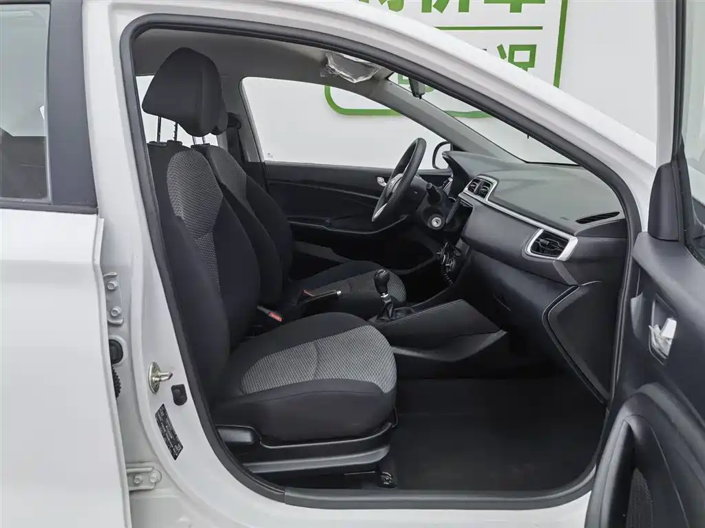 Hyundai Verna 2019 — фото 23