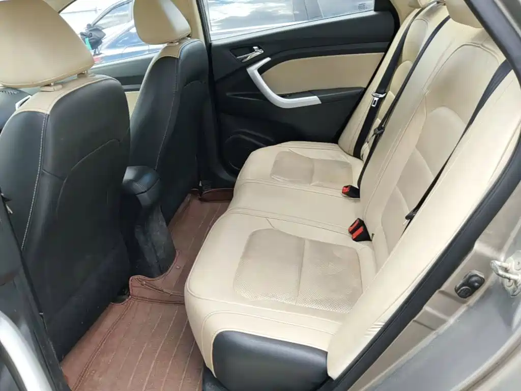 Changan V7 2015 — фото 17