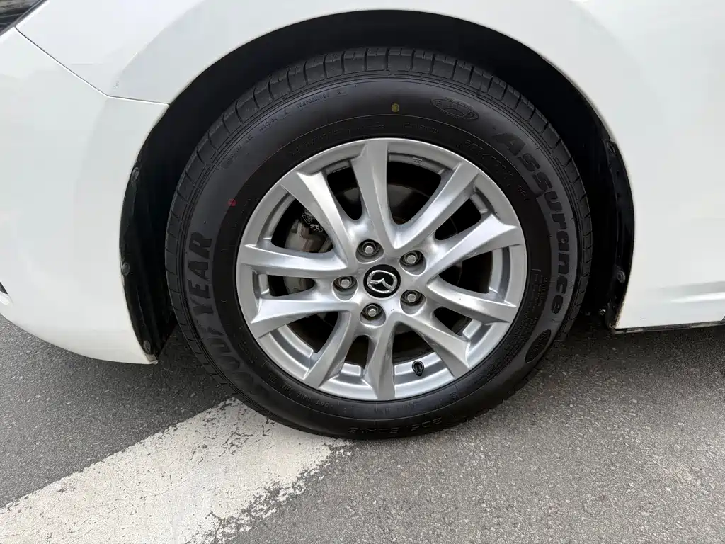 Mazda 3 Axela 2017 — фото 3