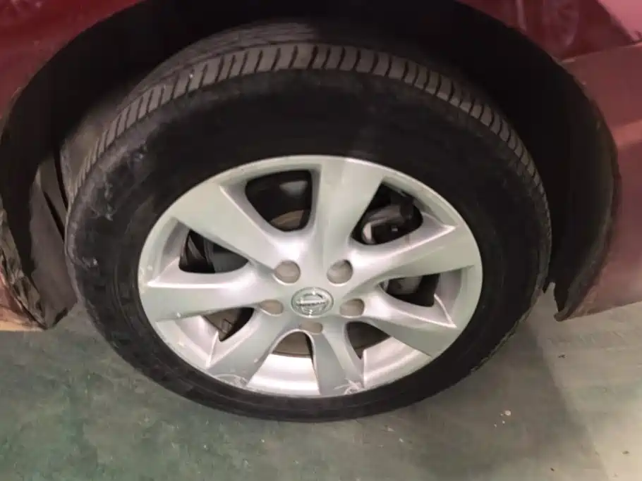 Nissan Tiida 2012