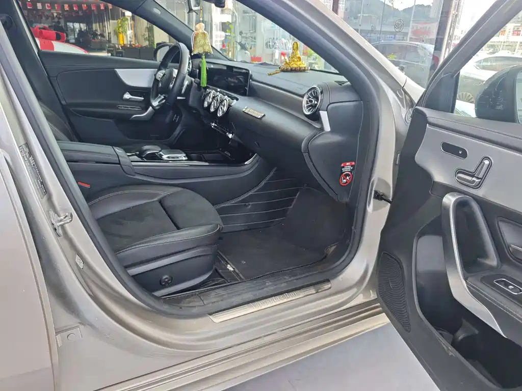 Mercedes-Benz A-Class 2020 — фото 16