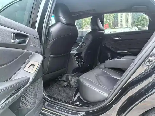 Toyota Avalon 2022