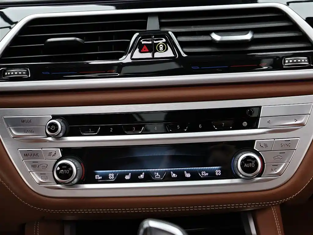 BMW 7 Series 2020 — фото 20