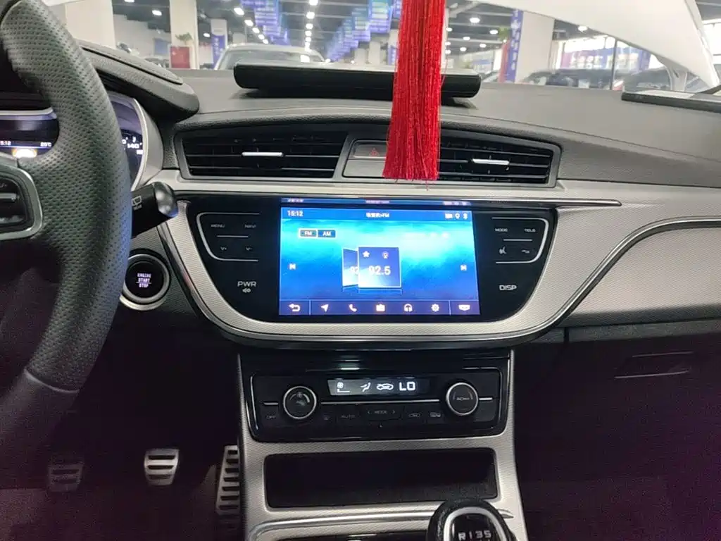 Geely Emgrand GS 2019 — фото 13