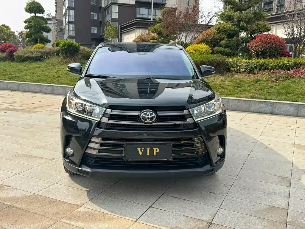 Toyota Highlander 2020 — фото 1