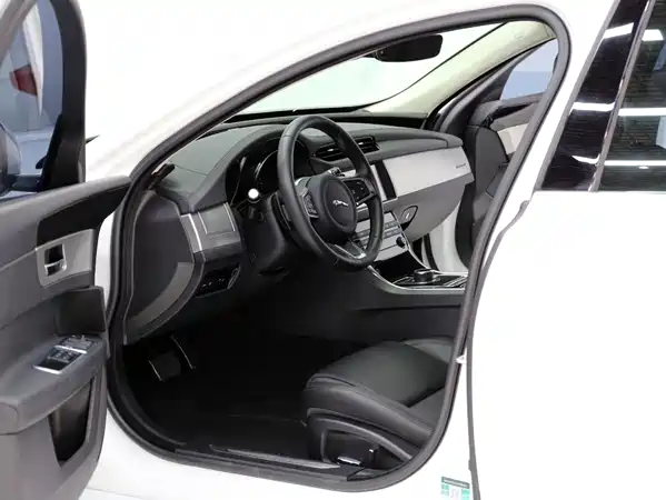 Jaguar XF 2019