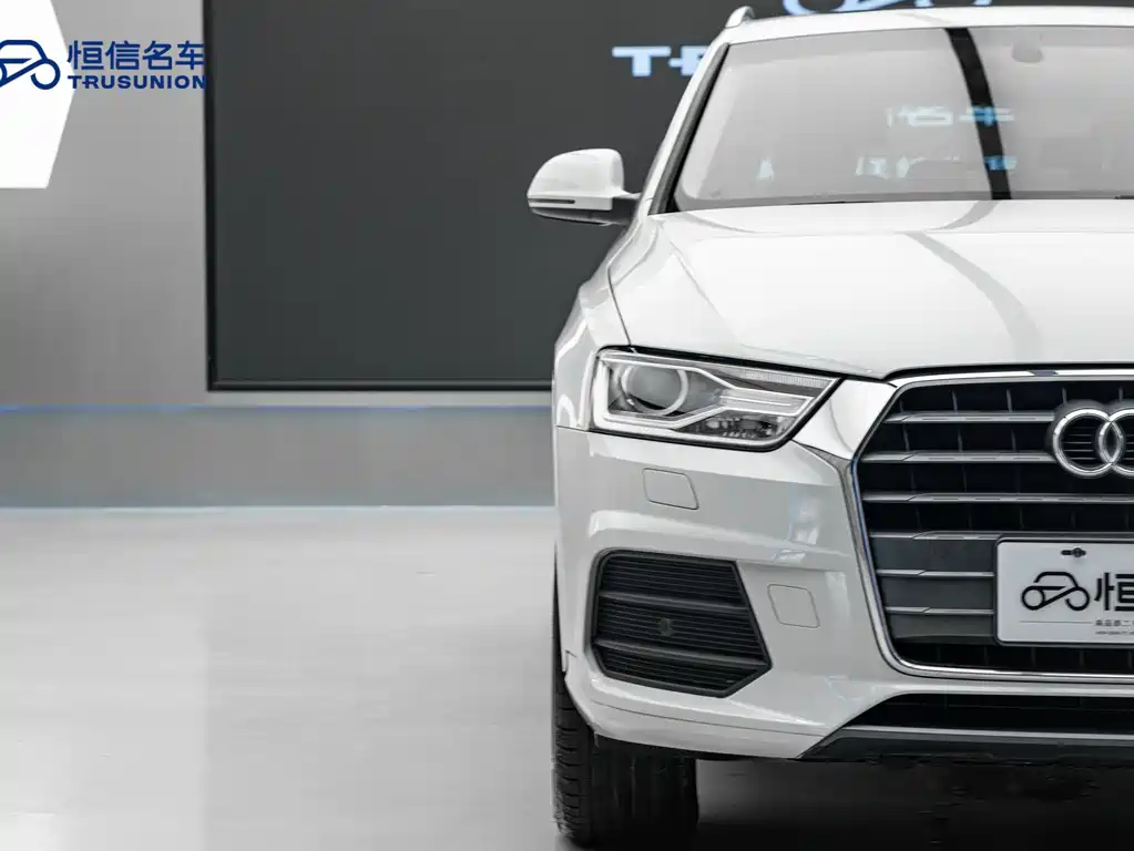 Audi Q3 2016 — фото 9