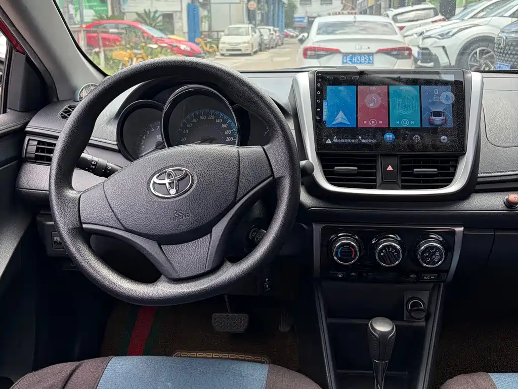 Toyota Yaris L 2019 — фото 10