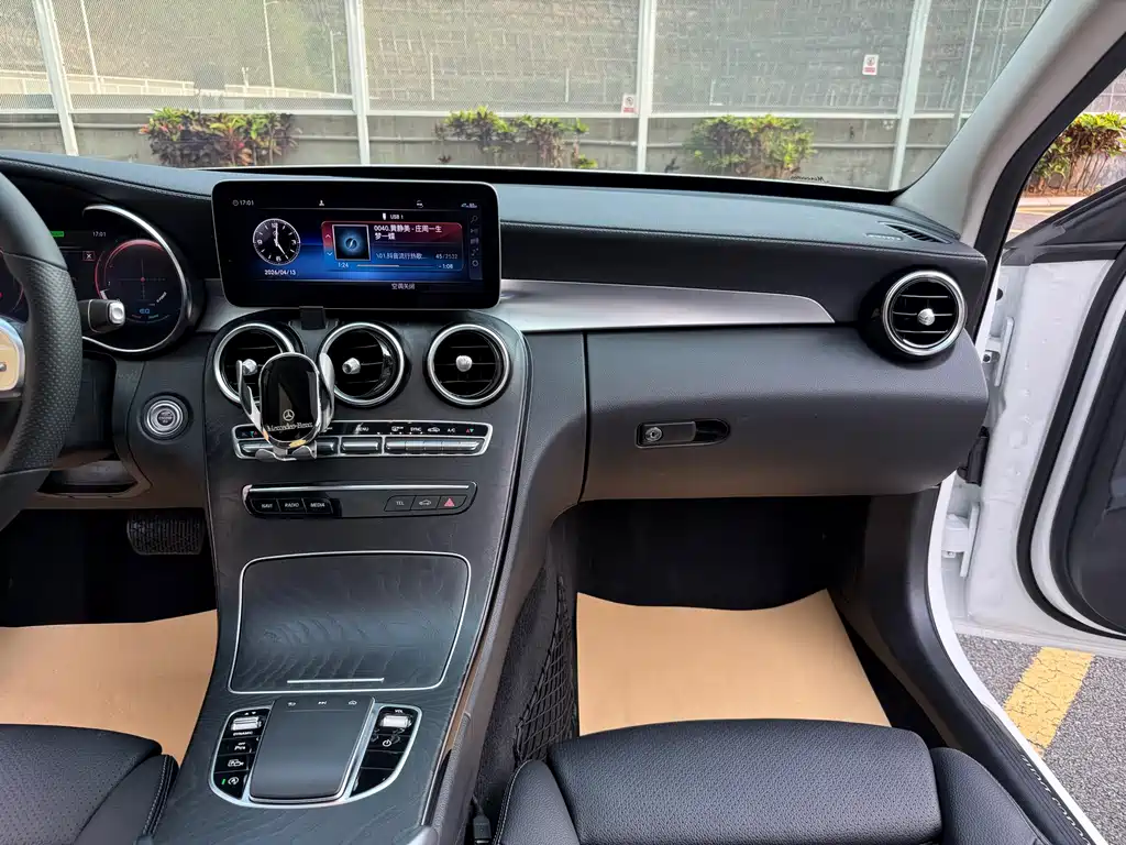 Mercedes-Benz C-Class 2020 — фото 14