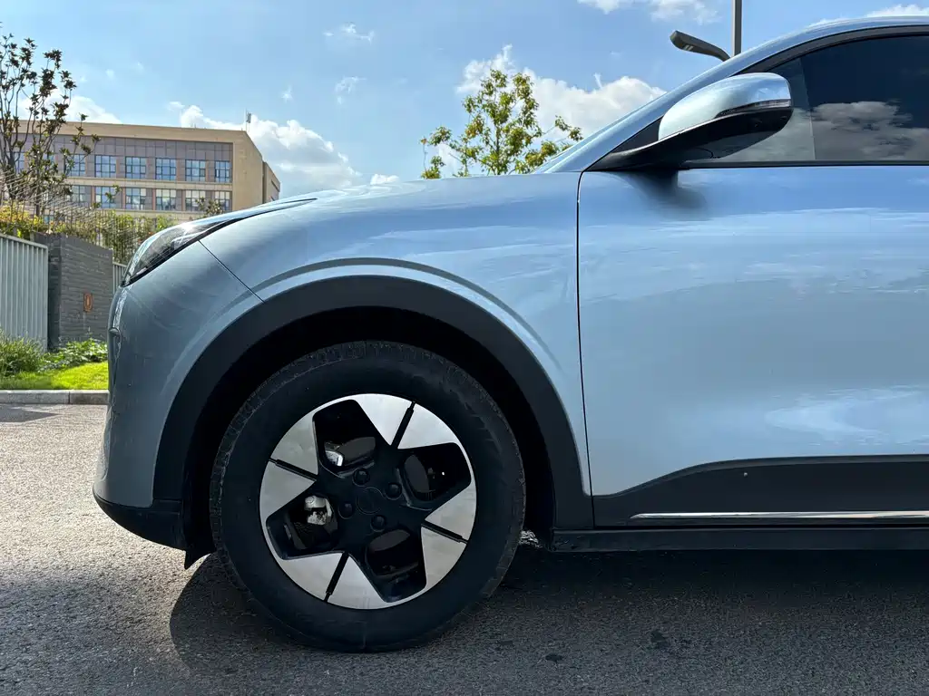 Geely Galaxy Starwish 2025 — фото 13