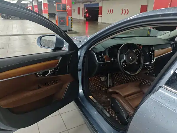Volvo S90 2020
