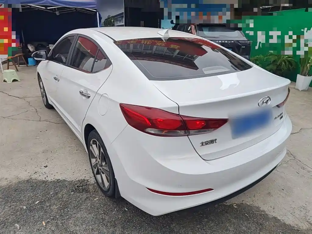 Hyundai Elantra 2017 — фото 5