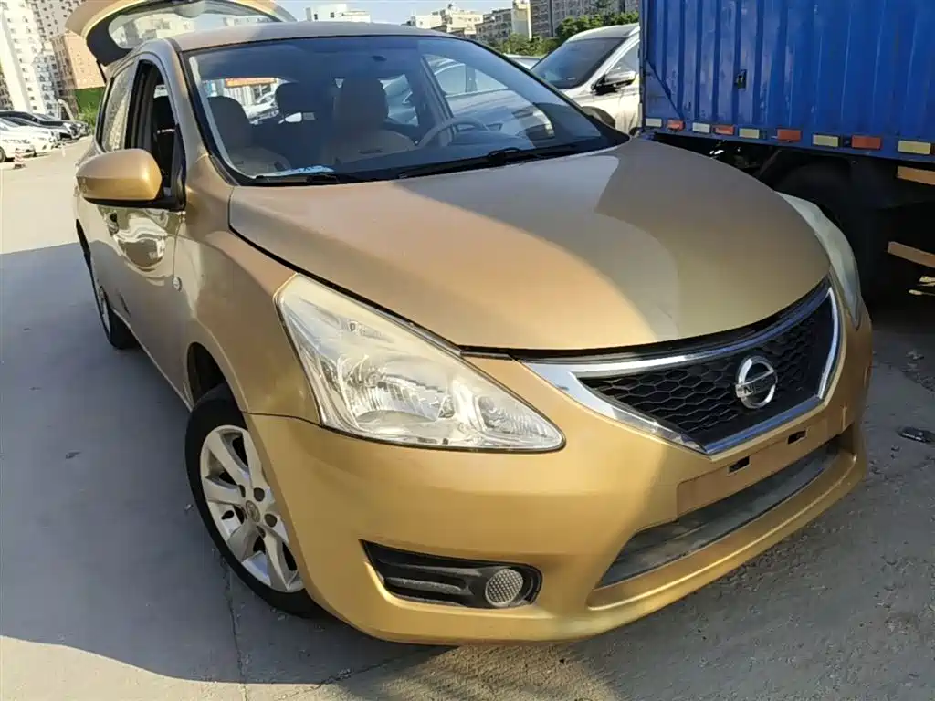Nissan Tiida 2015 — фото 4