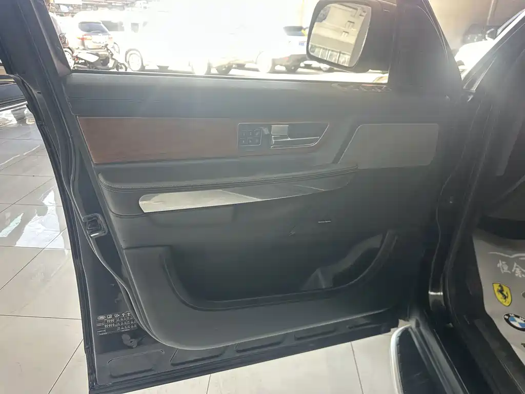 Land Rover Range Rover Sport 2013 — фото 19