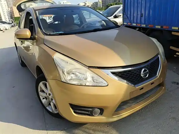 Nissan Tiida 2014