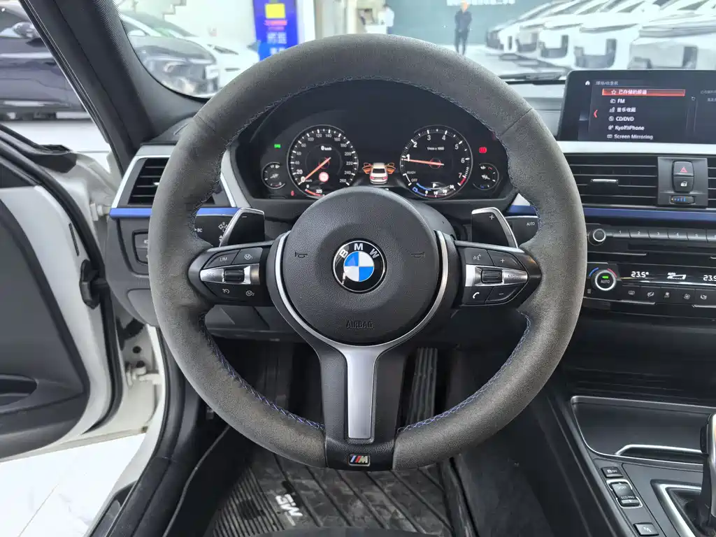 BMW 3 Series 2018 — фото 4