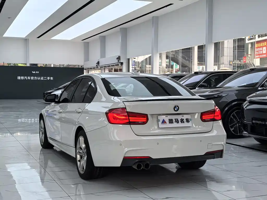 BMW 3 Series 2018 — фото 15